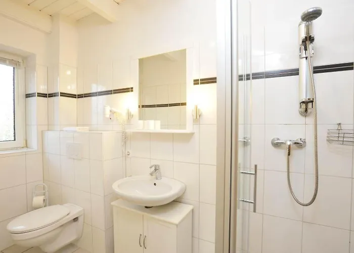 Haushaelfte-hein-105 Semesterbostad *